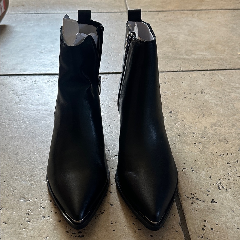 Marc Fisher Black Ankle Boots W9.5